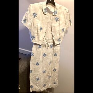 XS 2 Piece 1950 White Blue Embroidered Classic Pencil Dress & Little Jacket